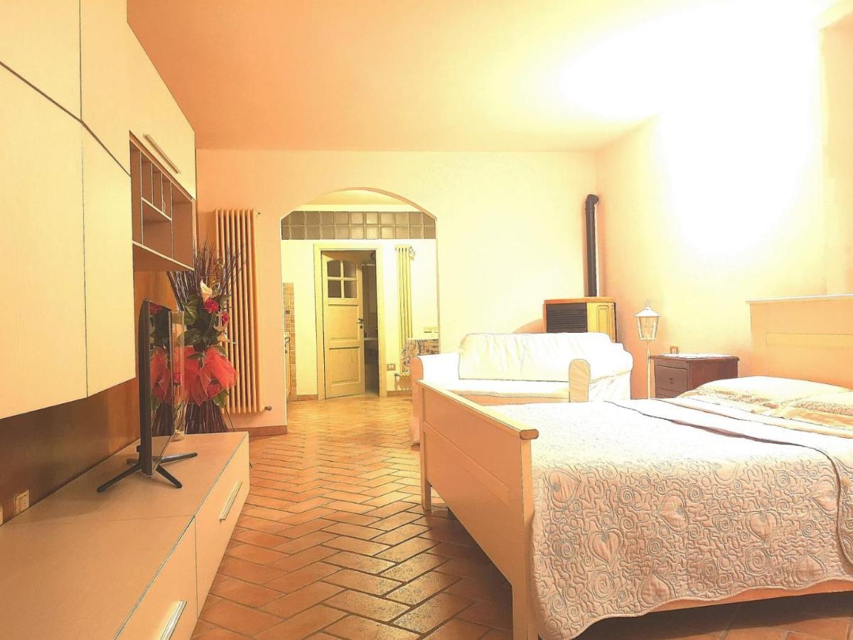 Hotel Casa Mica Abbadia San Salvator Exterior foto